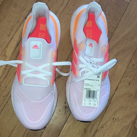New with tags pink, white and orange Addidas ultra boost 22 W - Picture 3 of 4